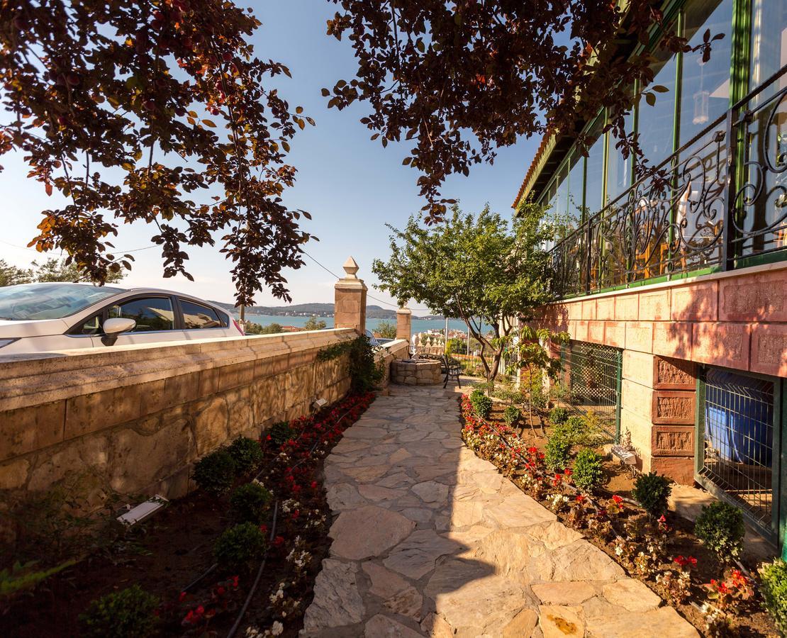 Cunda Esen Hotel Айвалык Экстерьер фото